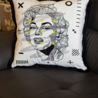 Marilyn_Monroe_Cushion_EY280-01