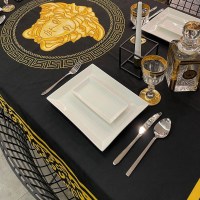 black-medusa-table-cloth-160x220cm-01